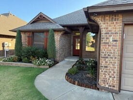 3408 Sardis Way in Yukon, OK - Building Photo