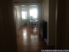 14 Centre St in Cambridge, MA - Foto de edificio - Building Photo