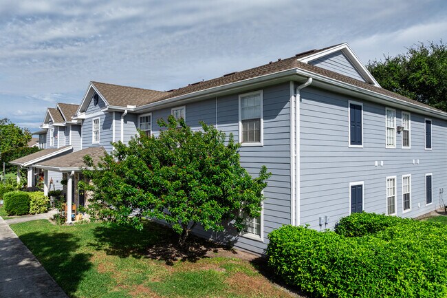 Vanderbilt Place at Camden Cove in Naples, FL - Building Photo - Building Photo