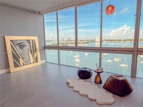 7934 West Dr, Unit 11O5 in Miami Beach, FL - Foto de edificio - Building Photo