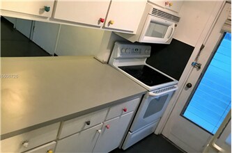 1670 Bay Rd-Unit -6B in Miami Beach, FL - Building Photo - Building Photo