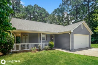 130 Saratoga Ct in Covington, GA - Foto de edificio - Building Photo