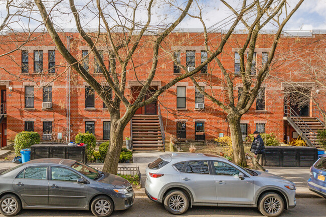 82 President St in Brooklyn, NY - Foto de edificio - Building Photo