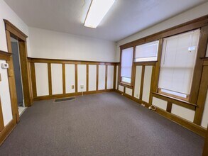 921 Linden Grove Ave in Lansing, MI - Building Photo - Building Photo