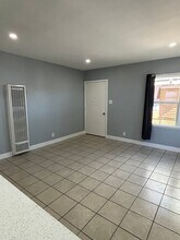 8933 Elizabeth Ave in South Gate, CA - Building Photo - Building Photo