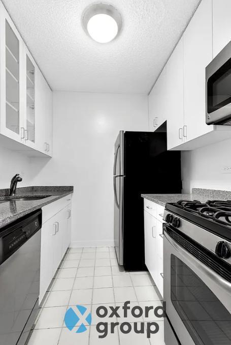 245 W 87th St in New York, NY - Building Photo