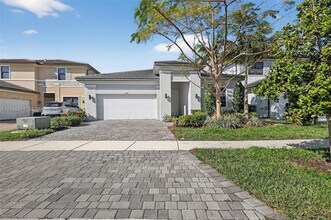 4398 SW 173rd Ave in Miramar, FL - Building Photo - Building Photo