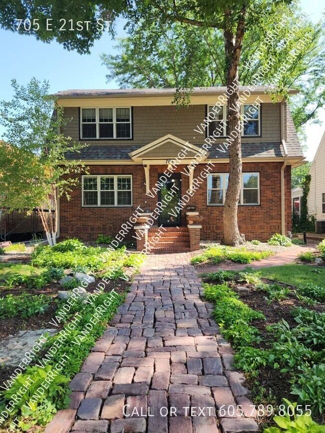 property at 705 E 21st St