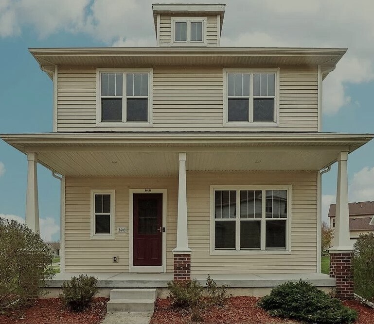 8903 White Coral Way in Middleton, WI - Building Photo