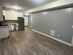 1523 S Karlov Ave in Chicago, IL - Building Photo - Building Photo