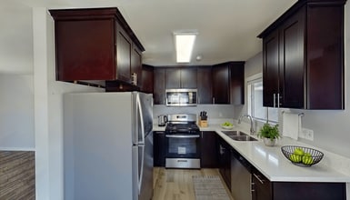 Lemoli Apartments in Hawthorne, CA - Building Photo - Building Photo