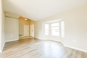 1480 Muir Cir, Unit APT B in Clermont, FL - Foto de edificio - Building Photo