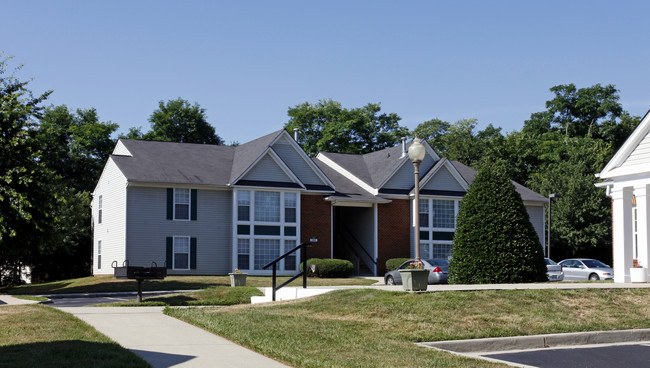 Kings Grant Apartments in Henrico, VA - Building Photo - Building Photo