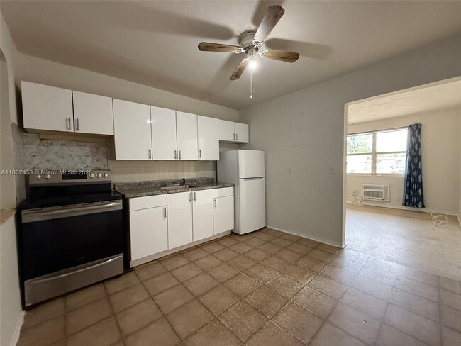 property at 900 SW 5th St