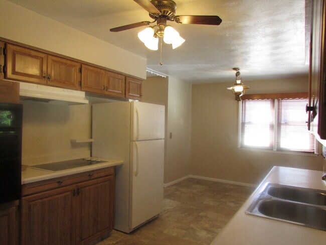 2326 Lance St in Rapid City, SD - Building Photo - Building Photo