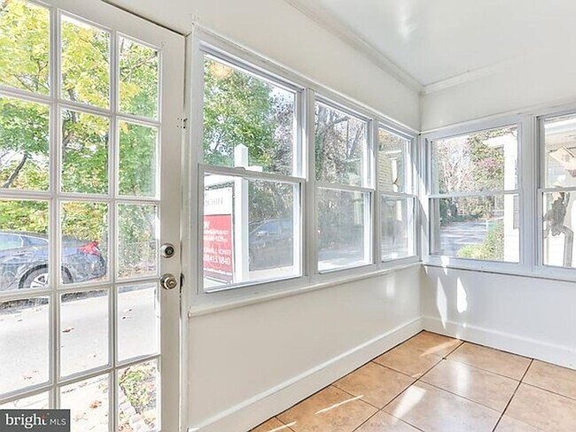 3033 Elm Ave in Baltimore, MD - Building Photo - Building Photo