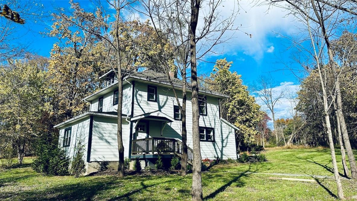 37 Towpath Rd in Accord, NY - Foto de edificio