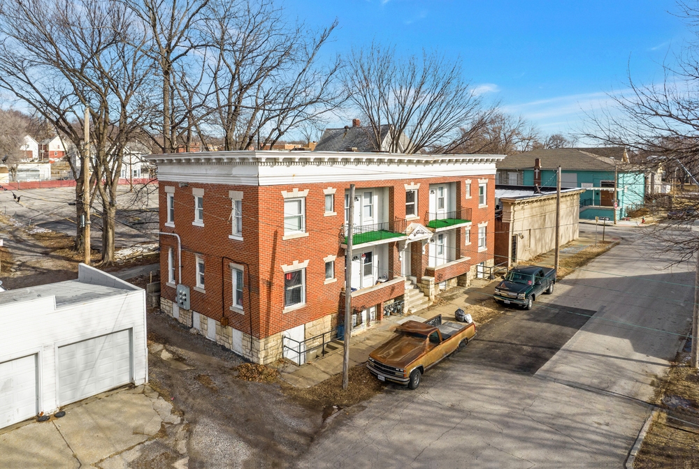 3210 E 13th St in Kansas City, MO - Building Photo