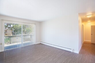 Garden Village Apartments in Fremont, CA - Foto de edificio - Interior Photo