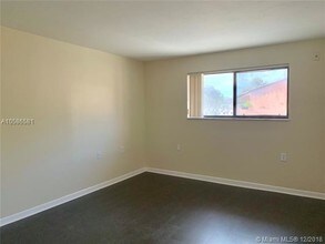 7060 NW 179th St-Unit -212 in Hialeah, FL - Building Photo - Building Photo