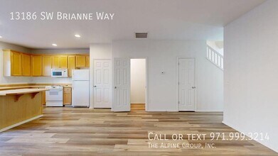 13186 SW Brianne Way in Portland, OR - Building Photo - Building Photo
