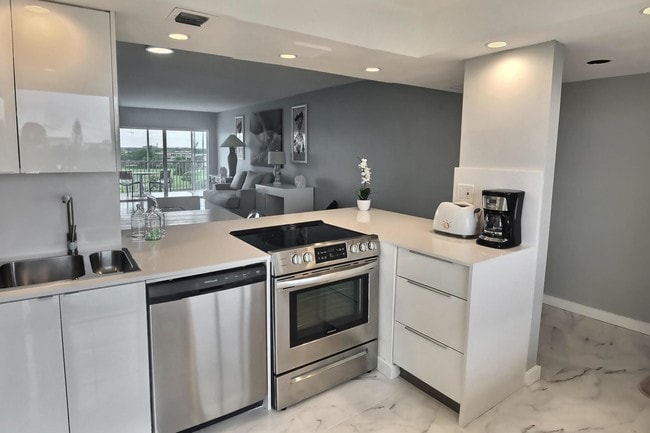 property at 3050 N Palm Aire Dr