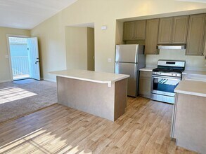 3035 Pacific St in Bellingham, WA - Building Photo - Building Photo