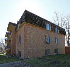 309 4th St W in Waconia, MN - Building Photo - Building Photo