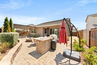 9363 Wild Lilac Cir in Sacramento, CA - Building Photo - Building Photo