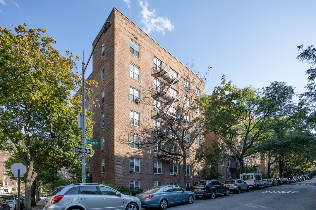 143-163 Bennett Ave in New York, NY - Building Photo