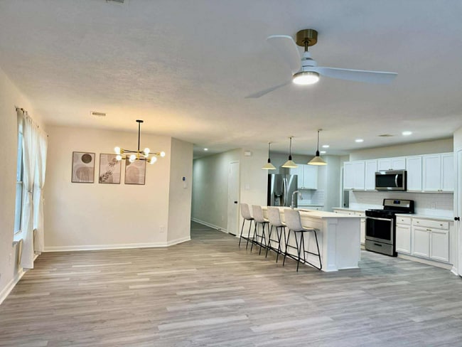 property at 1010 Hummingbird Point Ln