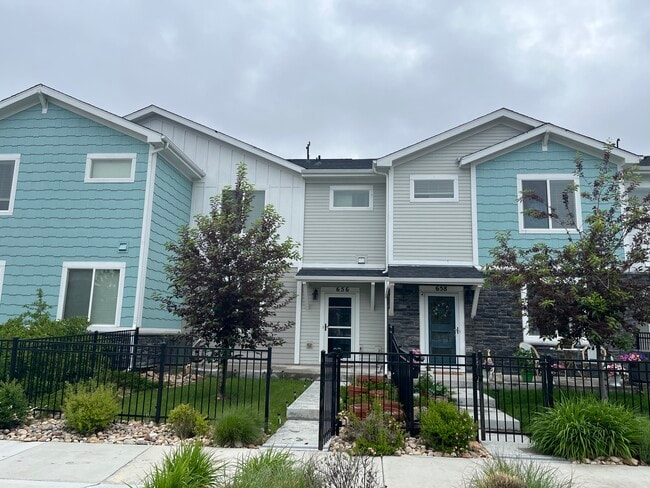 property at 656 Stonebridge Dr