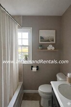 325 Malaga Park Dr in Malaga, NJ - Building Photo - Building Photo