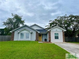 94 Woodcock Dr in Richmond Hill, GA - Building Photo