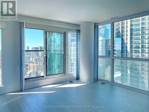 181 Dundas St E in Toronto, ON - Building Photo - Building Photo