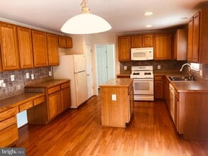 33 Glen Oak Rd in Fredericksburg, VA - Building Photo - Building Photo