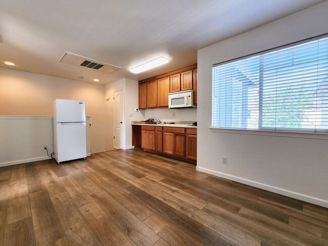 2343 Orleans St in Santa Rosa, CA - Building Photo - Building Photo