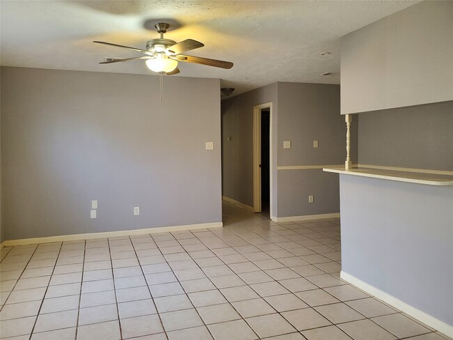 315 Willowick St in Tomball, TX - Building Photo - Building Photo