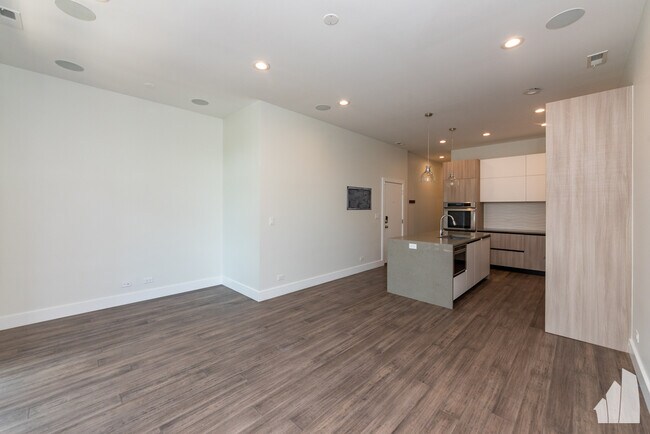 1420 W Chestnut St, Unit 2 in Chicago, IL - Building Photo - Building Photo
