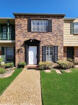 6340 Chevy Chase Dr in Houston, TX - Building Photo