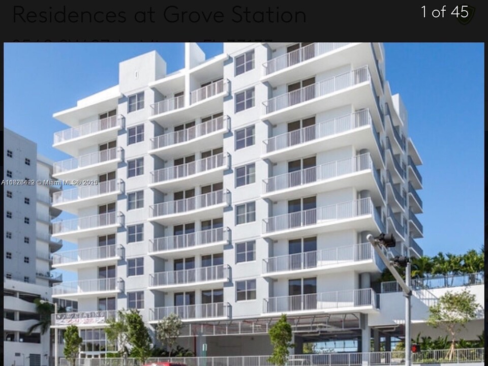 2560 SW 27th Ave in Miami, FL - Building Photo