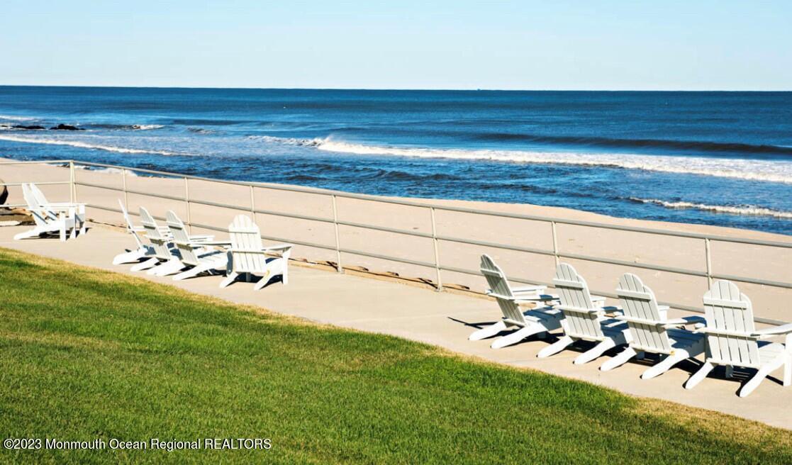 1 Roseld Ave in Deal, NJ - Building Photo