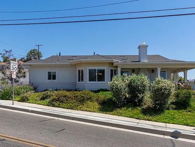 property at 951 La Vuelta Pl