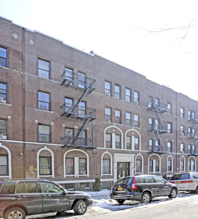 37-51 80th St in Jackson Heights, NY - Building Photo