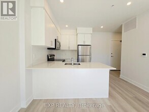 1100 Lackner Pl in Kitchener, ON - Building Photo - Building Photo