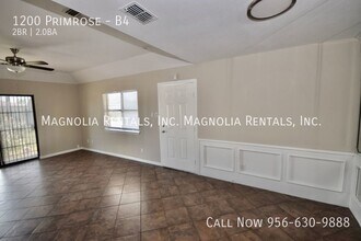 1200 Primrose Ave W, Unit B4 in McAllen, TX - Foto de edificio - Building Photo