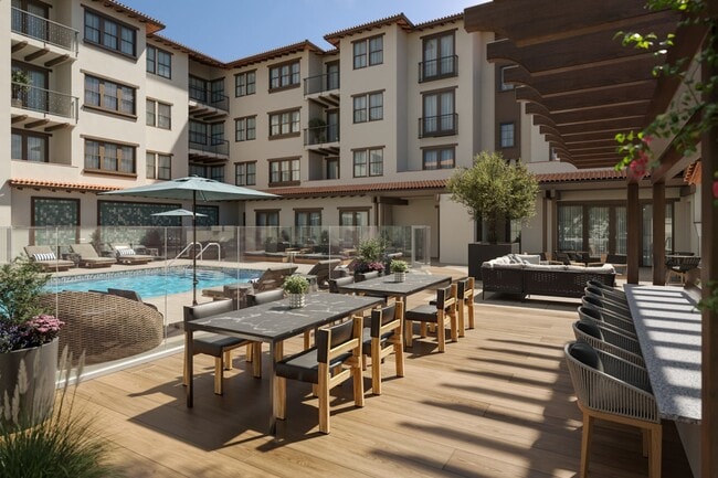 Villa Rotonda in Santa Rosa, CA - Building Photo - Building Photo