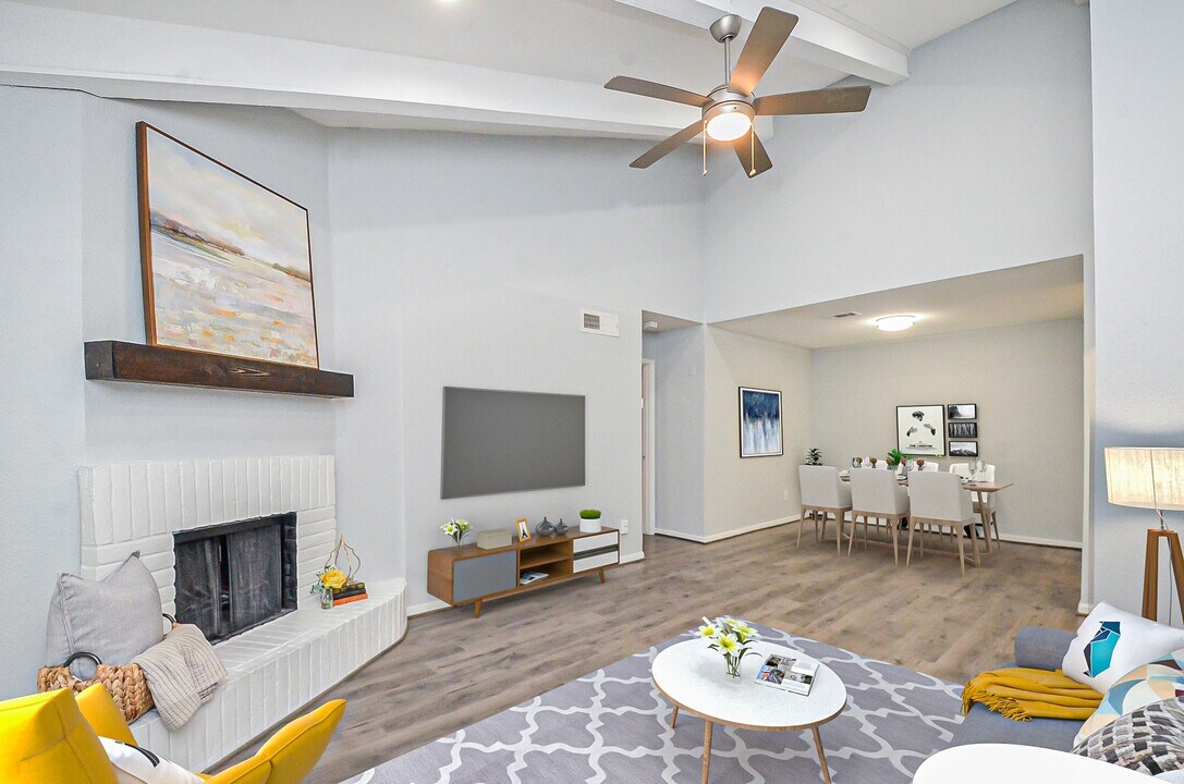 5711 Sugar Hill Dr in Houston, TX - Foto de edificio