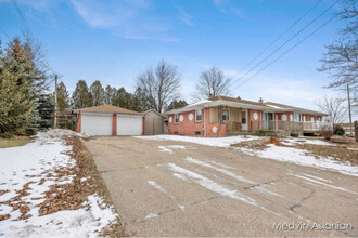 4358 Kentridge Dr SE in Grand Rapids, MI - Building Photo - Building Photo