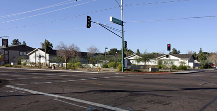 Orangewood Luxury Apartments in Phoenix, AZ - Building Photo - Building Photo